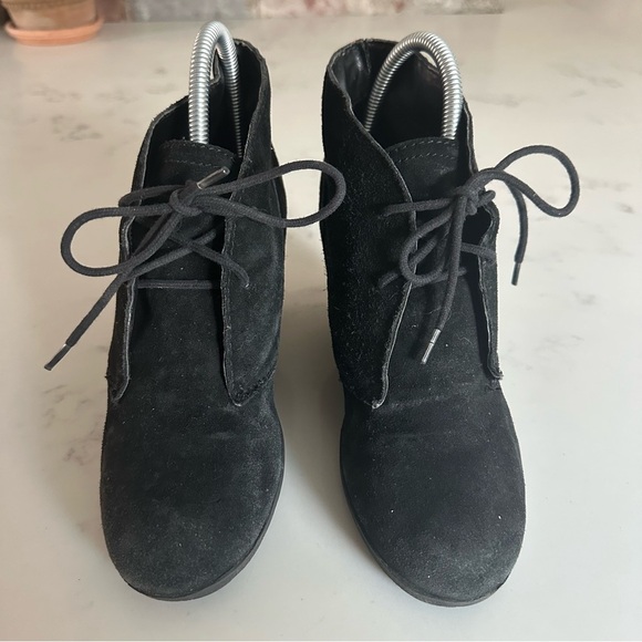 White Mountain Kahlua Women's Black Suede Wedge Booties Size 8.5-SH16 - Picture 2 of 11